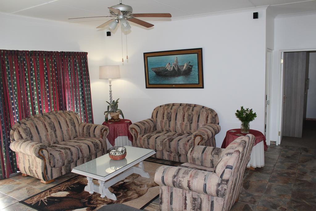 Van Biljon Cottage No Loadshedding Oudtshoorn Exterior foto